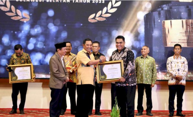 Pemkot Makassar Raih Penghargaan Keterbukaan Publik 2023