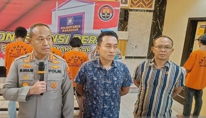 kapolrestabes makassar saat press liris kasus pengeroyokan