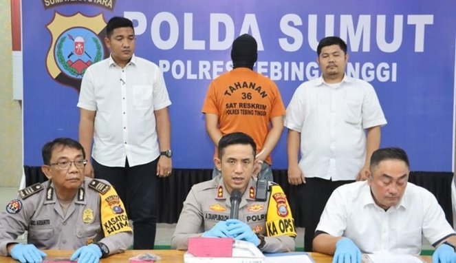 Kapolres Tebing Tinggi AKBP Andreas Tampubolon saat merilis kasus pria yang mengaku nabi