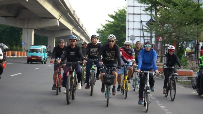 Sambil Olahraga Sepeda, Zuhaelsi Zubir Lakukan Kunjungan Kerja