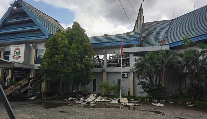 Habis Dilalap Api, Kantor Disdik Makassar Tinggalkan Reruntuhan Menyedihkan