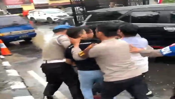 Bukan Solusi, Tapi Intimidasi: Polisi Diduga Represif Terhadap Aksi HIPERMATA