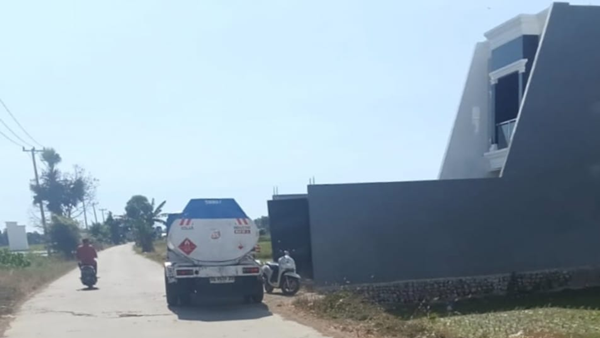 Rumah Mewah di Takalar 'Disulap' Jadi Gudang BBM Ilegal