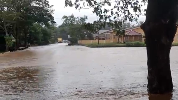 Banjir Landa Bone, Jalan Nasional di Tonra Libureng Jadi Lautan Air
