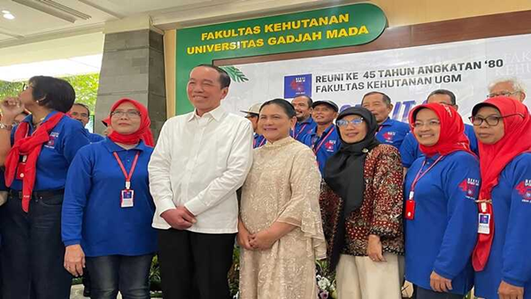 Foto Reuni Jokowi Bikin Heboh, Netizen: “Skenario Lama, Pak!”