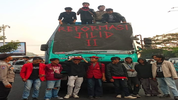 Aliansi KERAMAT Demo di Alauddin-Petterani, Suarakan Keresahan Rakyat Kecil