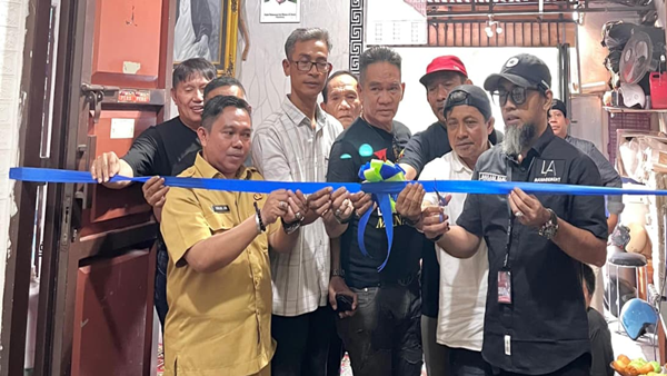 Makassar Geger, LA Management Launching Kantor Baru Bareng Penyanyi Viral “Salimu’ Naraka”