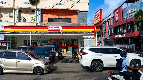 Pemkot Stop Dua Alfamart, Tapi Satu Gerai Diduga Dipelihara