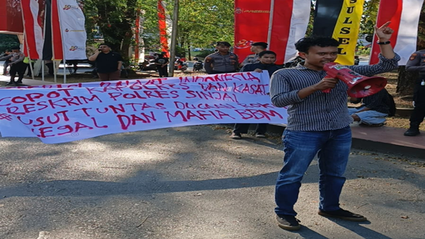 Mahasiswa Tantang Ketegasan Polda Sulsel, Dugaan Mafia BBM dan Rokok Ilegal Harus Dibongkar
